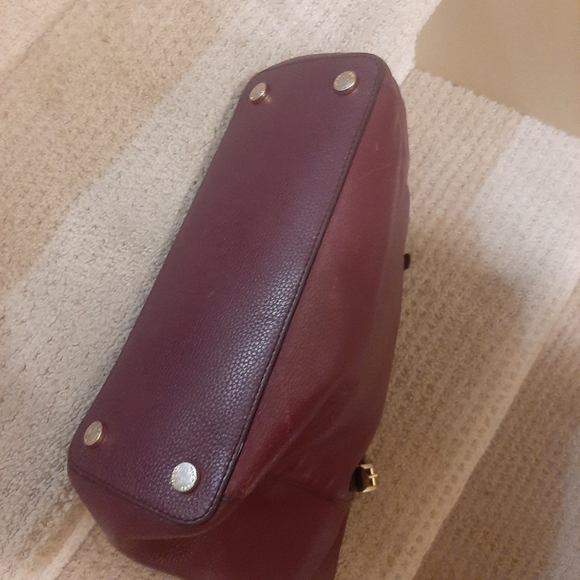 Michael kors burgundy Tote Bag - Picture 3 of 16